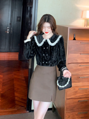 Yuna – ITZY – Black Doll Collar Velvet Blouse (8)