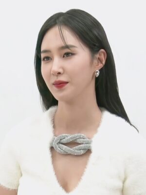 White Crystal Knot V-Neck Top | Yuri – Girls Generation
