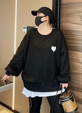 Black Heart Crossed-Back Sweatshirt | Yuqi - (G)I-DLE