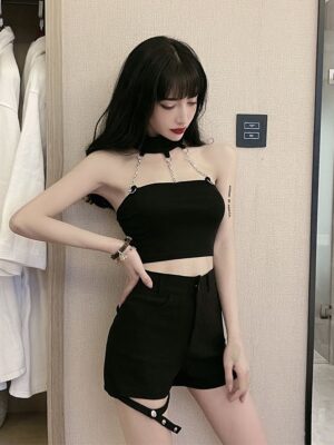Lia – ITZY Black Halter Top With Chains (7)