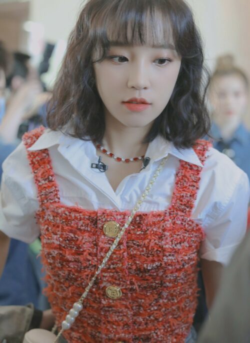 Red Tweed Buttoned Crop Top | Yuqi – (G)I-DLE