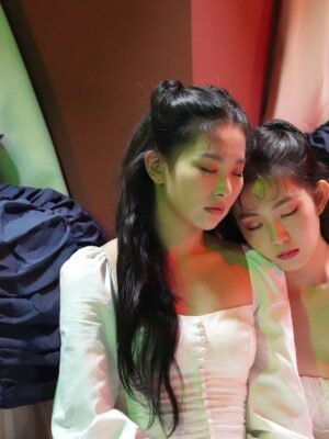 White Square Neck Long Sleeves Dress | Seulgi – Red Velvet