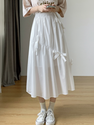 Yeojin – Loona – White Mid-Length Bow Skirt (3)