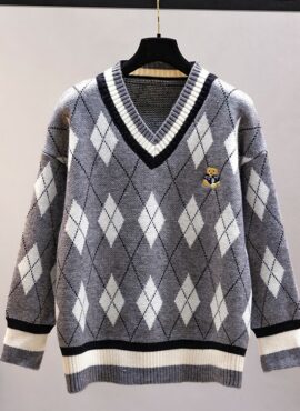 Grey Stitched Diamond Knitted Sweater | Hyuna
