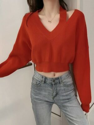 Soojin – (G)I-DLE Red One Shoulder Cut V-Neck Sweater (4)