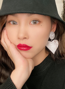 Silver Oversized Heart Charm Earrings | Soyeon - (G)I-DLE