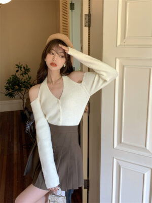 White Halter Long Sleeves Sweater Karina – Aespa (3)