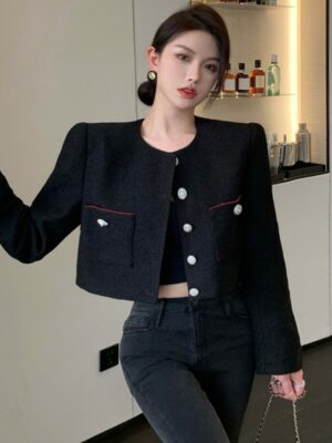 Black Cropped Coat With Red Inner Linings Jennie – BlackPink (2)