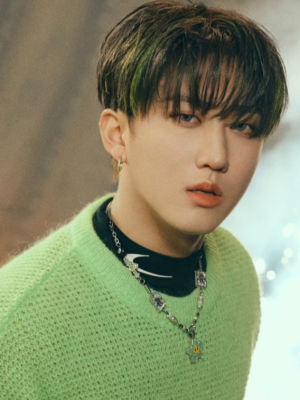 Green Star Smiley Cross Capsule Necklace | Changbin – Stray Kids