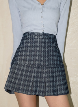 Blue Argyle Pleated Denim Skirt | Gowon - Loona