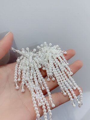 Hyuna – White Pearl Tassel Earrings (1)