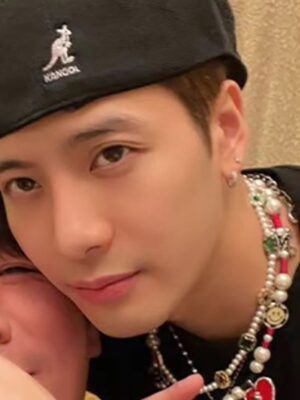 Red Heart Smiley Necklace | Jackson – GOT7