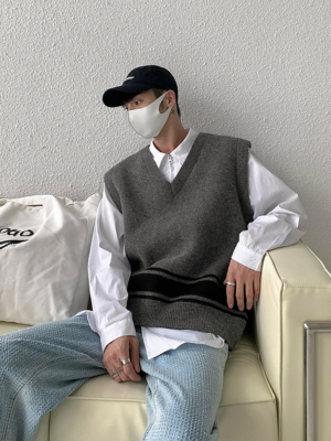 Jake – Enhypen – Grey Stripe Patterned Sweater Vest (8)