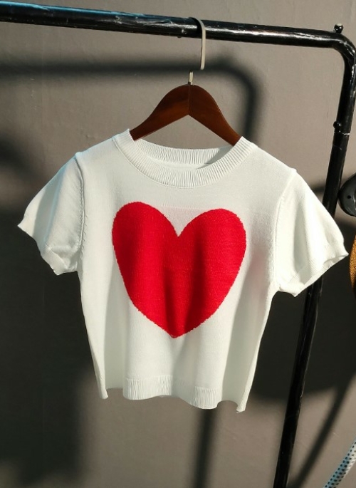 White Knitted Heart Cropped T-Shirt | Onda – Everglow