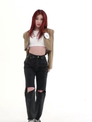 Black Asymmetric Ripped Jeans | Chaeryeong – ITZY