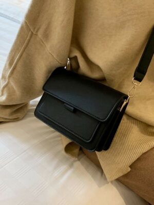Black Triple Pocket Sling Leather Bag Yoon Se Ri – Crash Landing On You (5)