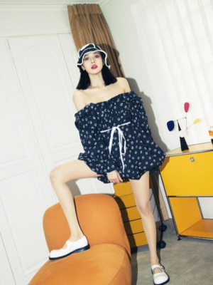 Black Printed Off-Shoulder Jumpsuit | Hyuna