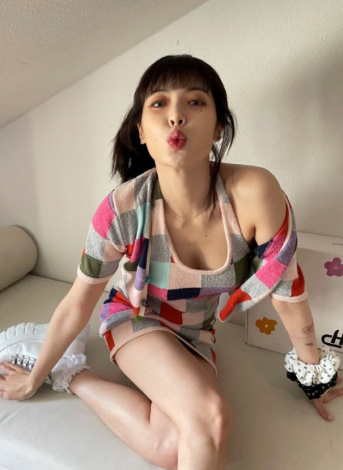 Multicolored Check Knit Cardigan | Hyuna