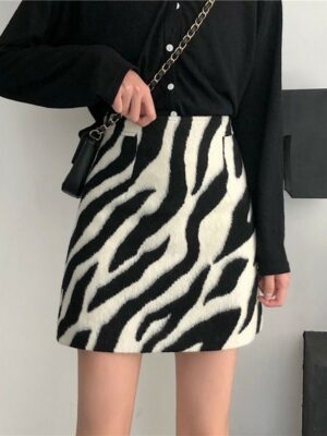 Onda Black And White Zebra Pattern Skirt – Everglow (2)