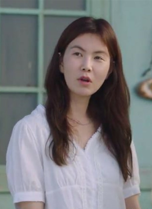 White Puffed Sleeves V-Neck Blouse | Pyo Mi Seon – Hometown Cha-Cha-Cha