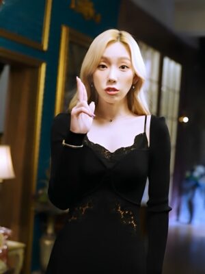 Black Bodycon Dress With Lace Detail | Taeyeon – Girls Generation