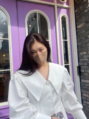 White Long Point Collared Blouse | Chaeryeong – ITZY