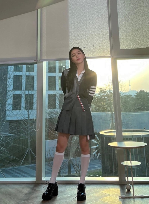 Grey Irregular Pleated Skirt | Yeri - Red Velvet