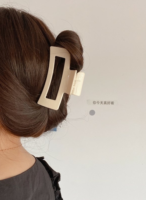 Beige Large Rectangular Hair Clamp | Ahn Mi Yeon – Our Beloved Summer