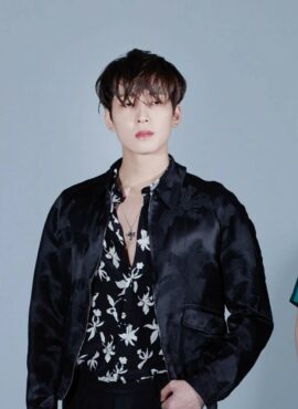 Black Floral Pattern Shirt | Wonwoo - Seventeen
