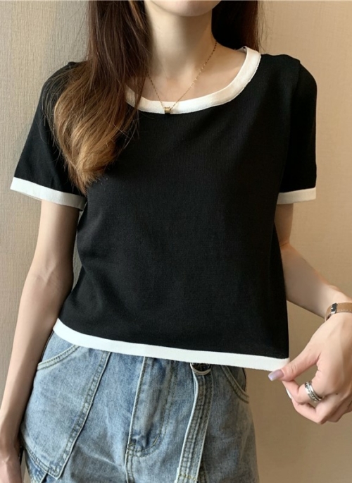 Black T-Shirt With White Linings | E:U – Everglow