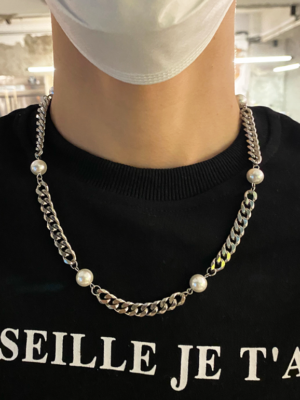 Hyungwon – MONSTA X – White Chain Necklace With Pearl Detail (5)