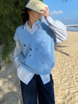 JB – GOT7 – Blue Argyle Hole Knit Vest (10)