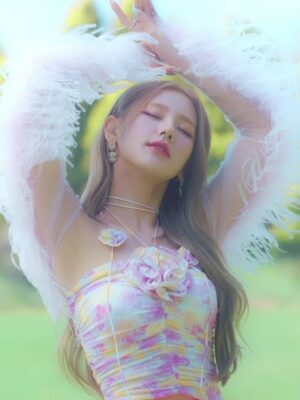 Pink Flower Halter Top  | Miyeon – (G)I-DLE