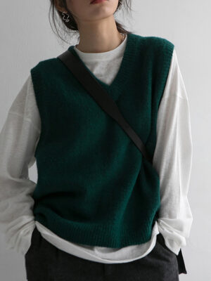 Taehyung – BTS Green Knitted Vest (6)