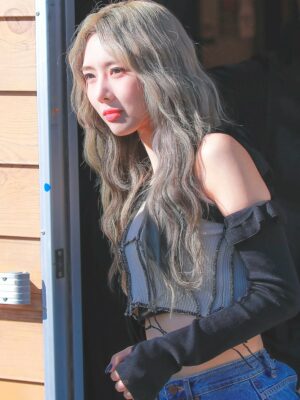 Blue Stitched Long Sleeves Crop Top | Yoohyeon – Dreamcatcher