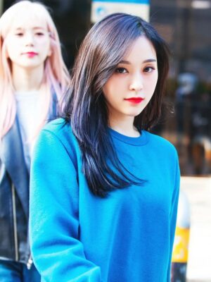 Dark Blue Oversized Sweatshirt | Gahyeon – Dreamcatcher