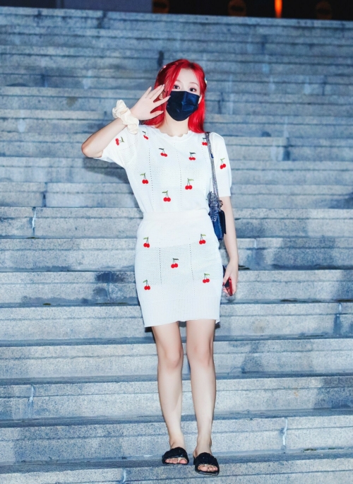 White Cherry Knitted Skirt | Gahyeon - Dreamcatcher