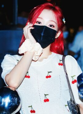 White Cherry Knitted T-Shirt | Gahyeon - Dreamcatcher