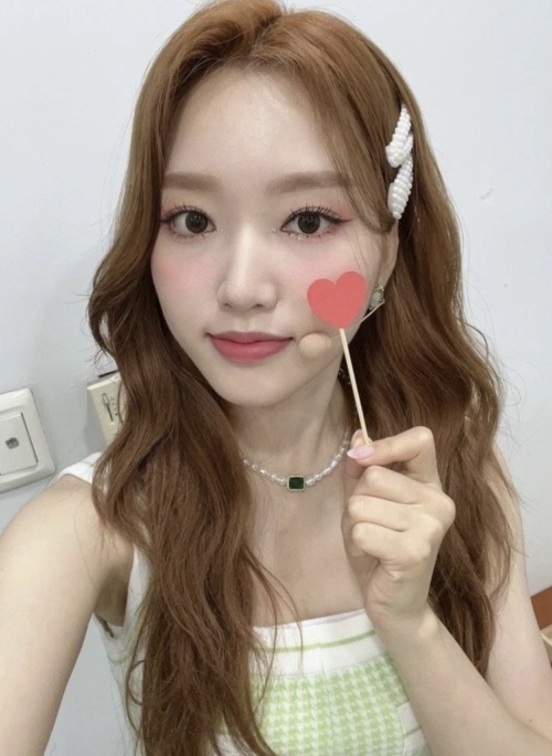 White Pearl Gem Necklace | Gowon - Loona