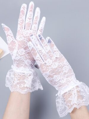 Somi – White Lace Gloves (10)