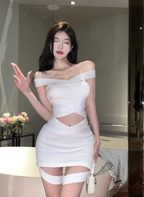 White Cross Ribbed Top | Yuna – ITZY