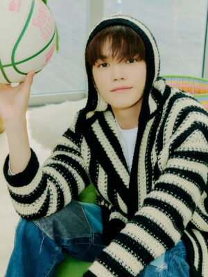 Black And White Stripes Hooded Cardigan | Taeyong – NCT