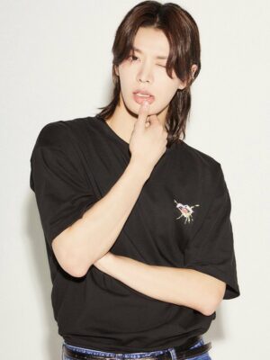 Black Lip Graffiti T-Shirt | Yuta – NCT