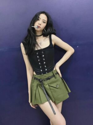 Black Lace-Up Corset Top | Jisoo – BlackPink
