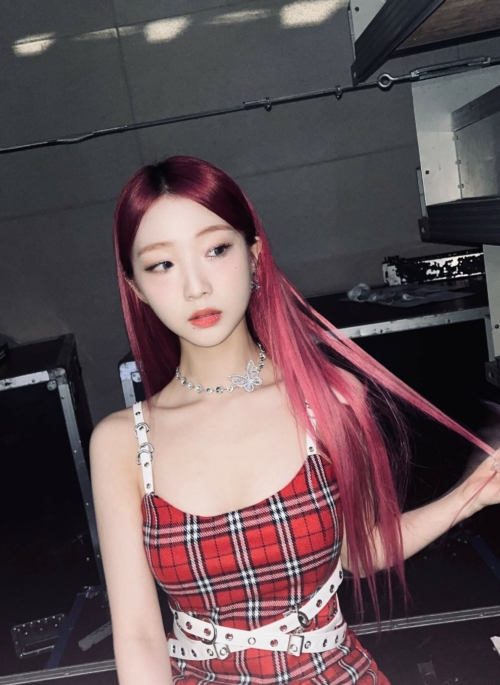 Silver Crystal Butterfly Short Necklace | Yeojin – Loona