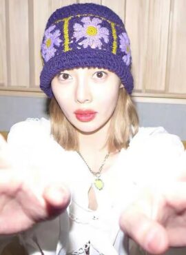Lilac Flower Knitted Dome Hat | Hyuna