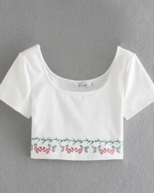 White Floral Square Collar Cropped T-Shirt | Rose - BlackPink