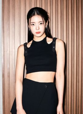Black Buttoned Wrap Skirt | Lia - ITZY