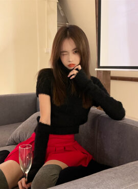 Black Fuzzy T-Shirt With Arm Sleeves | Seulgi - Red Velvet