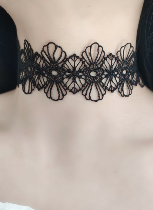 Black Floral Lace Choker Necklace | Chaeryeong – ITZY